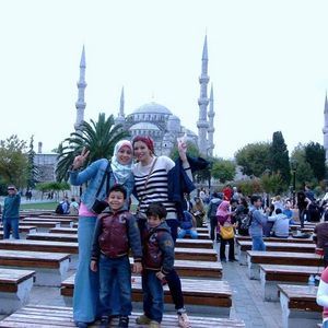 Meet your Posher, Eman